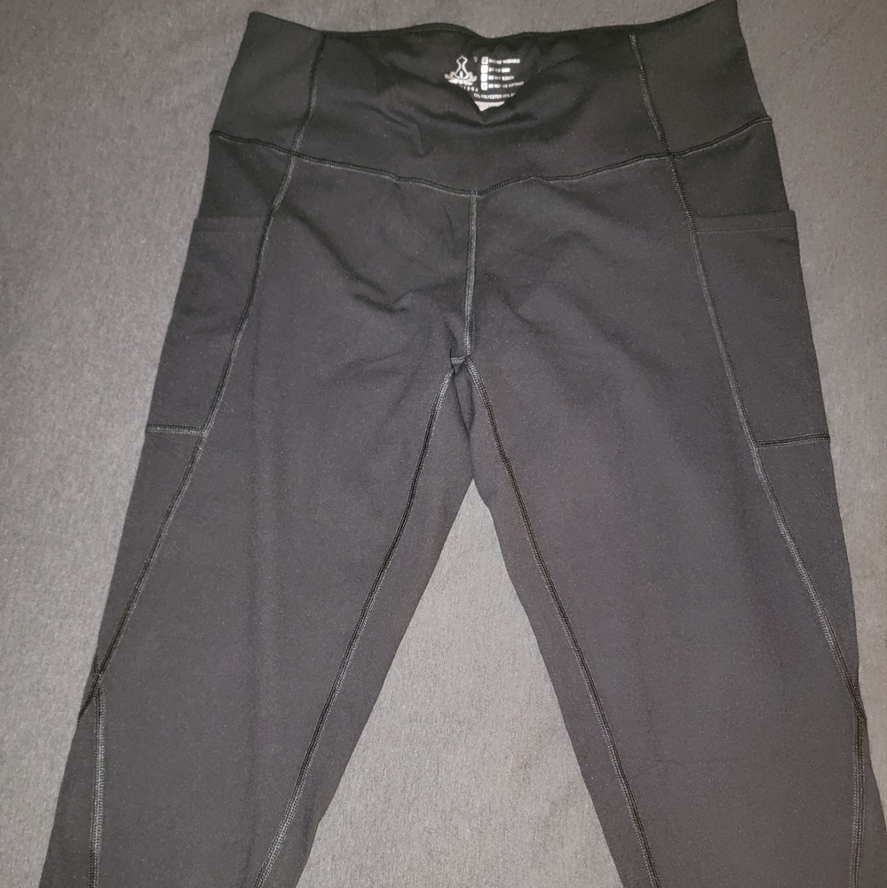 Heathyoga Workout Capri Leggings With Multiple Pockets - XXL - Black